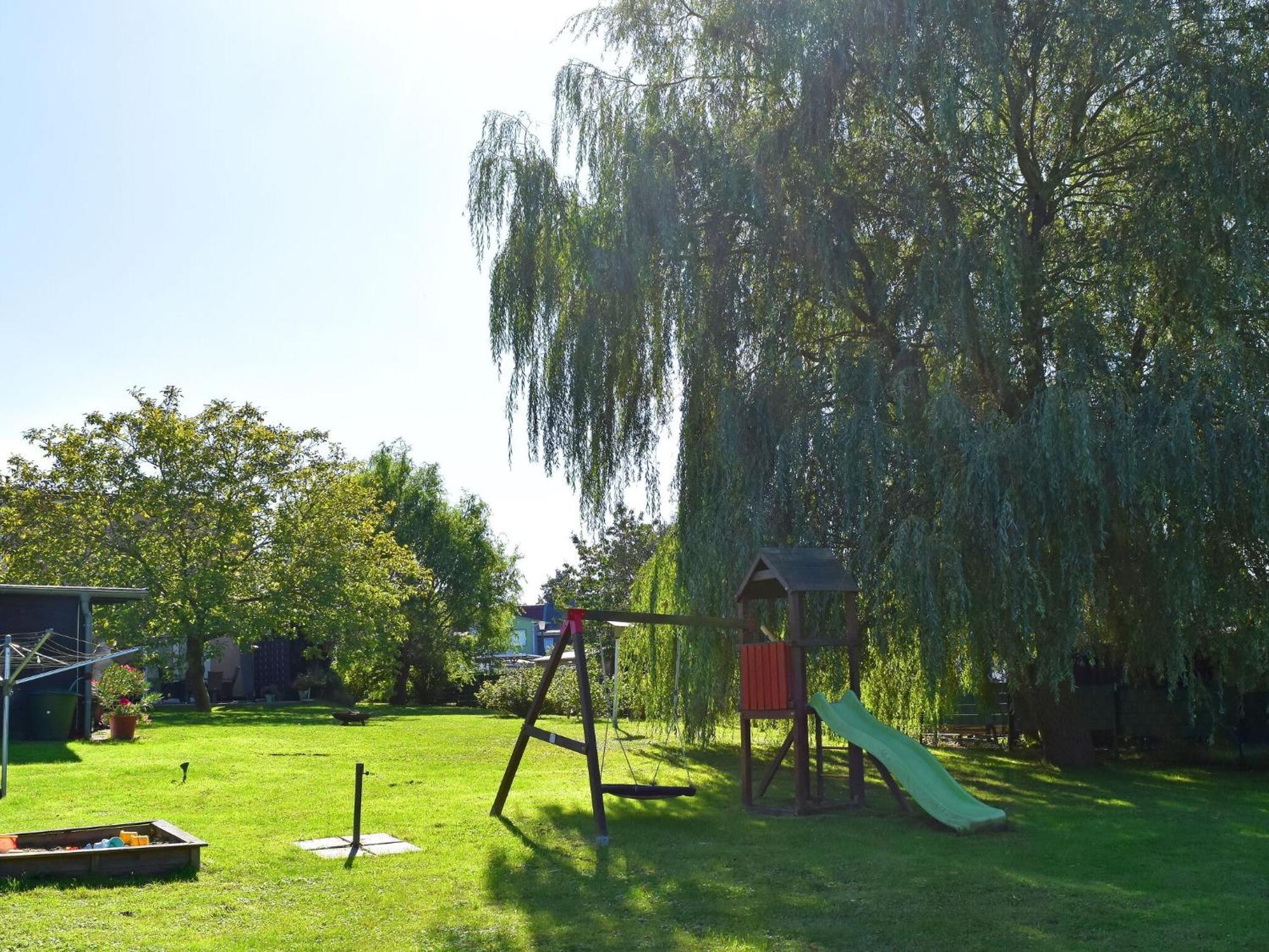 Family Holiday Home Near The Beach With Large Garden Kröpelin Eksteriør bilde